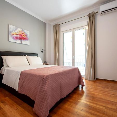 Spacious And Modern One Bedroom Apartment Афины Экстерьер фото